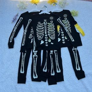 🔥Bundles Pajama’s Glow in the Dark (skeleton)